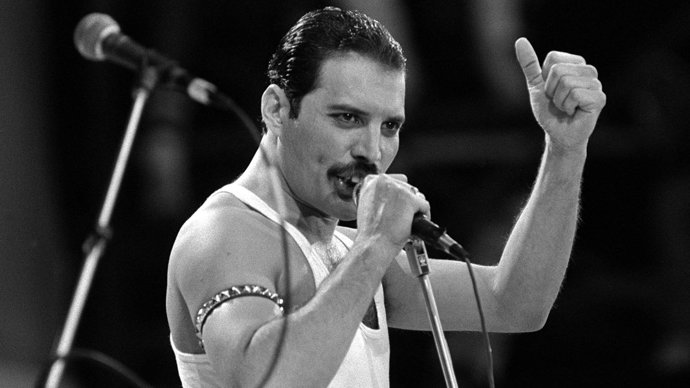 Freddie Mercury byl Pan zpěvák.