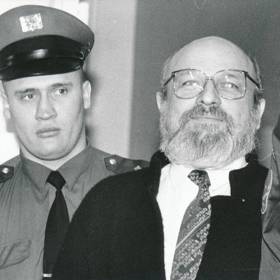 Roubal řádil v 90. letech.