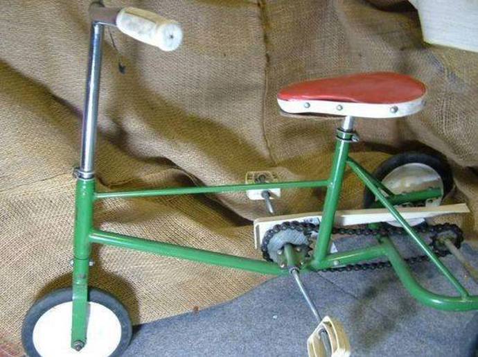 Jezdili jste také na takovéhle tříkolce?