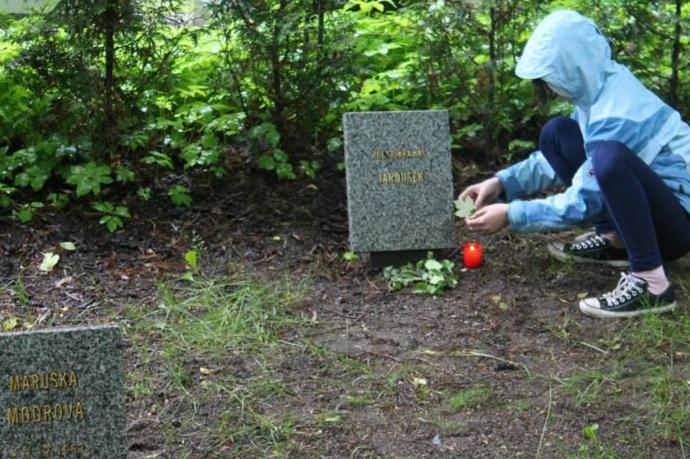 Na dětském hřbitově v Ďáblicích najdete několik desítek dětských tělíček, které zabil komunismus