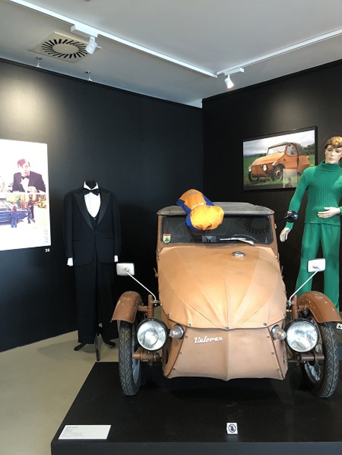 Velorex a falešný vrchní v podání Josefa Abrháma