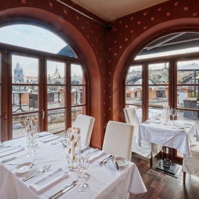 Kampa Park je vyhlášenou gurmánskou restaurací. Potkat zde můžete i celebrity