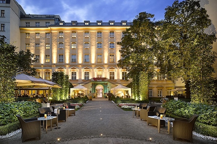 Grilované speciality a perfektní servis patří do restaurace Le Grill