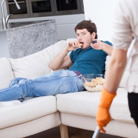 Voláme raději manželovi nebo odborníkovi?