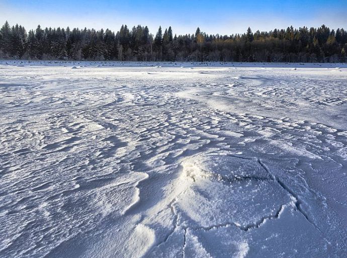 Zamrzlá voda láká ke zkrácení cesty. Lidé ušetří až hodinu.