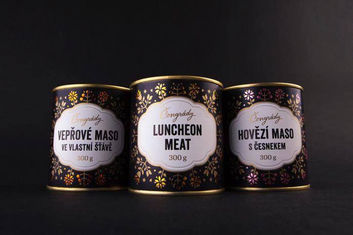 Kvalitní paštiky, maso a další delikatesy z lokálních surovin jsou vhodným dárkem pro masožravce.