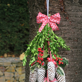 Dekorace z šišek bude vypadat skvěle i mimo vánoční sezónu