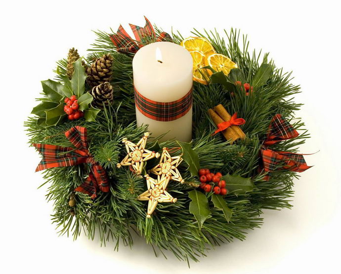 Svícny z přírodních materiálů na sváteční stůl neodmyslitelně patří