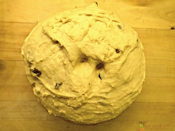Krásně vypracované těsto na vánočku.