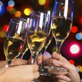 Téměř každá rodina si u večeře 24. prosince připije