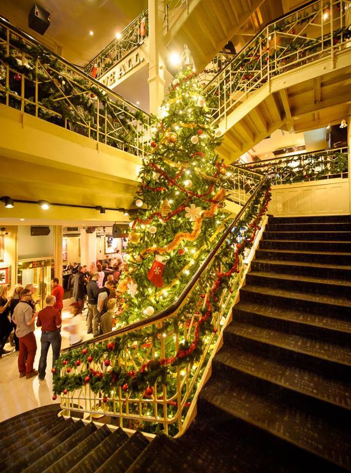 Na Vánoce jsou v Hard Rock Cafe patřičně připravení.