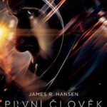 Kniha přibližuje životní příběh Neila Armstronga (1930-2012), prvního muže na Měsíci.