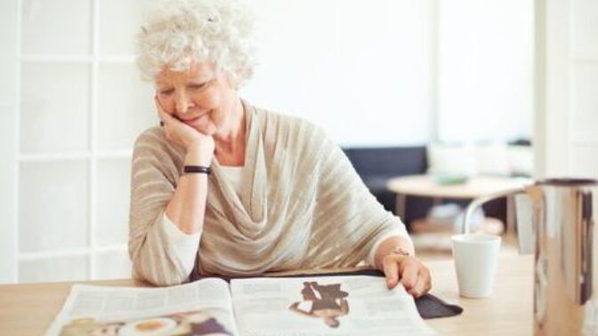 Udělejte prarodičům radost a pod stromeček jim nadělte zajímavé čtení.