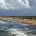 Scheveningen, Nizozemsko
Do vln Severního moře se zde každým rokem vrhá tisíce nadšených otužilců.