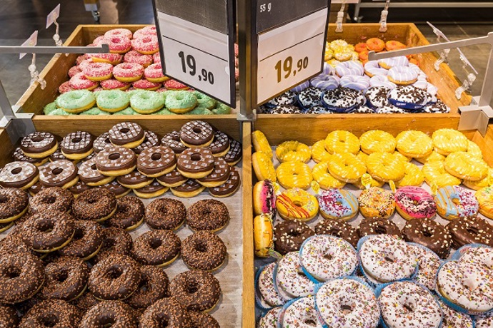 Supermarkety přetékají ve švech a je těžké odolat.