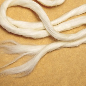 Viskóza má podobné vlastnosti jako bavlna.