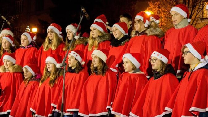 Koledy jsou s Vánocemi spjaty od nepaměti.