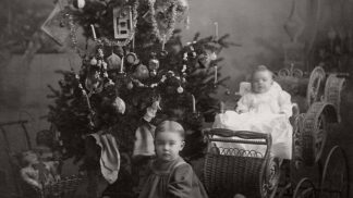 Nesměla chybět fotografie se stromečkem.