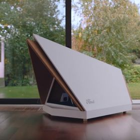 Bouda má samozřejmě krásný a jednoduchý design.