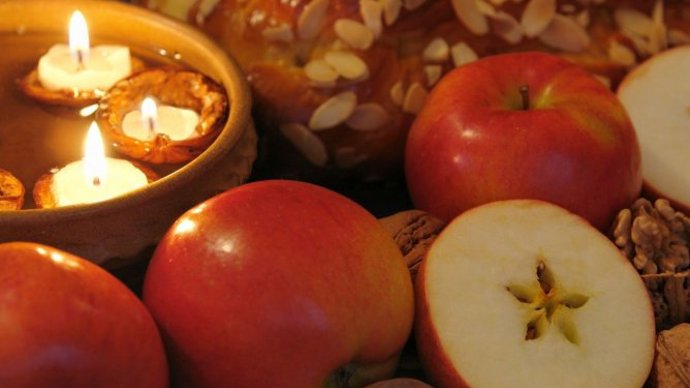 Pouštění ořechových lodiček zabaví celou rodinu