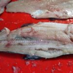 Z kapra je nejdříve nutné odstranit páteř