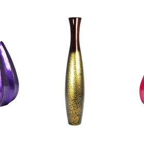 3. Pro milovnice květin: váza, co ladí s oblíbenou květinou. Kvalitní a originální kousek potěší každou ženu. A až květina zvadne, poslouží vázička jako nádherný bytový doplněk. Ty na obrázku seženete na stránkách Homelove.cz.