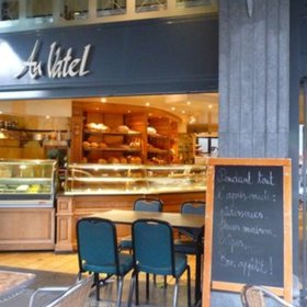 Na náměstí Jourdan, kde se nachází vyhlášená bruselská cukrárna Au Vatel.