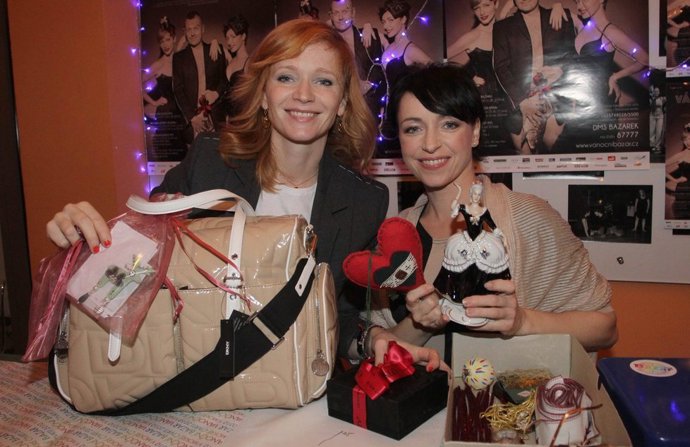 Herečky Aňa a Táňa každý rok pořádají charitativní bazar v Mokré čtvrti