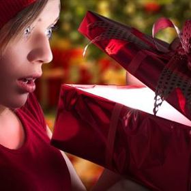 Takhle se rozhodně snažte netvářit, když vás pod stromečkem něco vyděsí