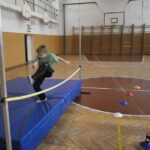 Skok do výšky zkouší filipínské děti, aby jejich rodina měla hojnou úrodu