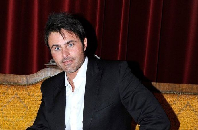 Princ z pohádky Z pekla štěstí je ve 40 letech stále k mání.