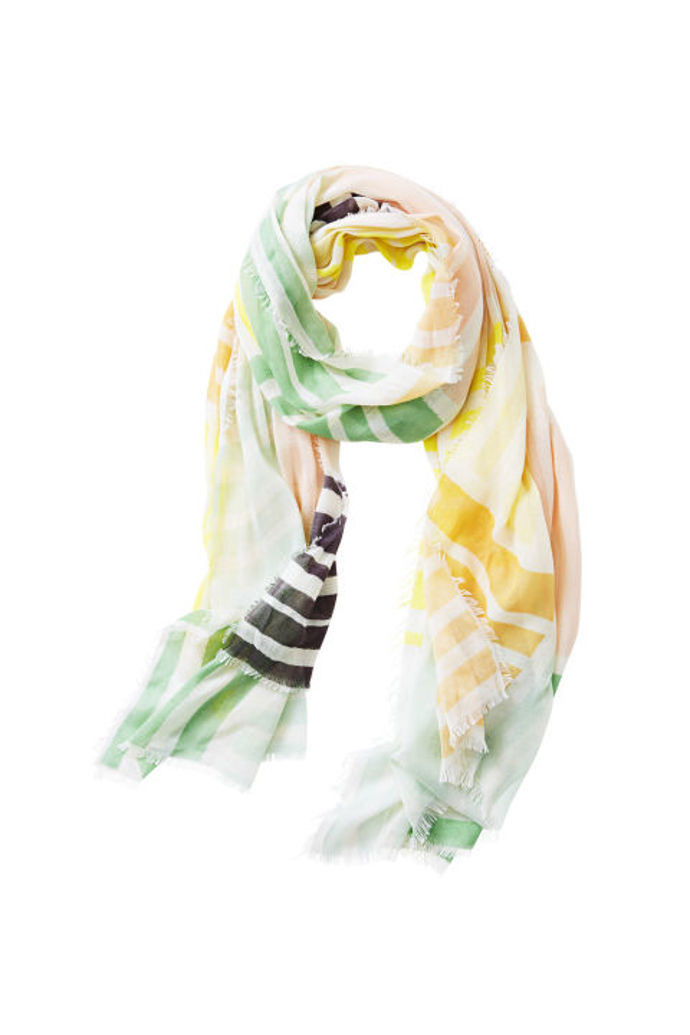 19. Pro elegantní maminky: rozevlátá šála.