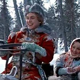 Originální text scénáře nebyl v rýmech, tohoto efektu se docílilo až díky českému překladu.