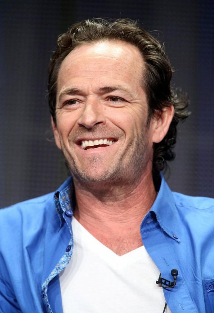 Luke Perry alias Dylan lámal ženská srdce na potkání.
