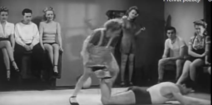 Ženy s muži zametaly ostošest.