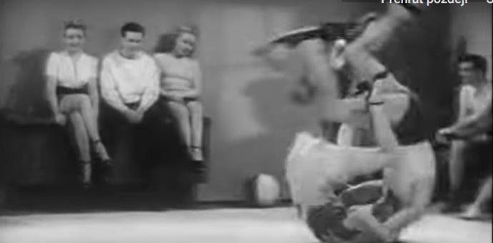 Tohle dokáže žena v lodičkách.