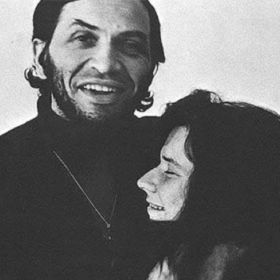 Dokonce vystupovala na festivalech se zpěváky jako Bob Dylan, Jim Morrison, Jimi Hendrix.