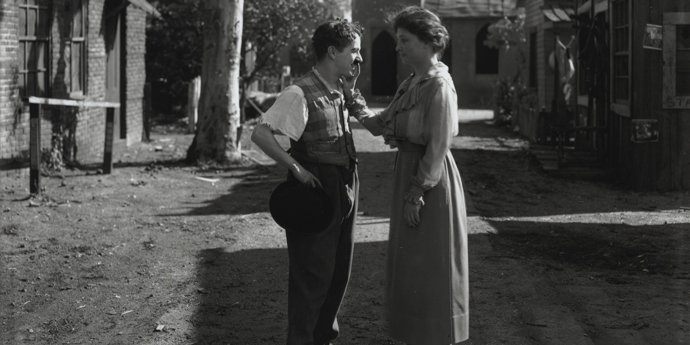 Helen Keller a Charlie Chaplin v Hollywoodu roku 1919.