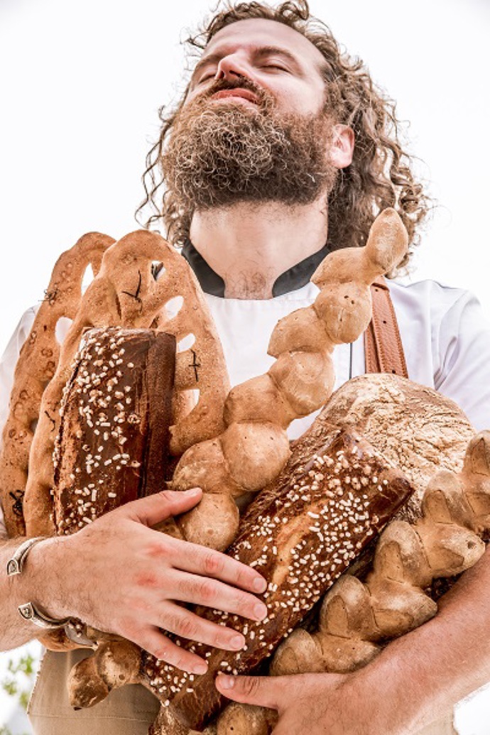 Pečení je Josefův život.