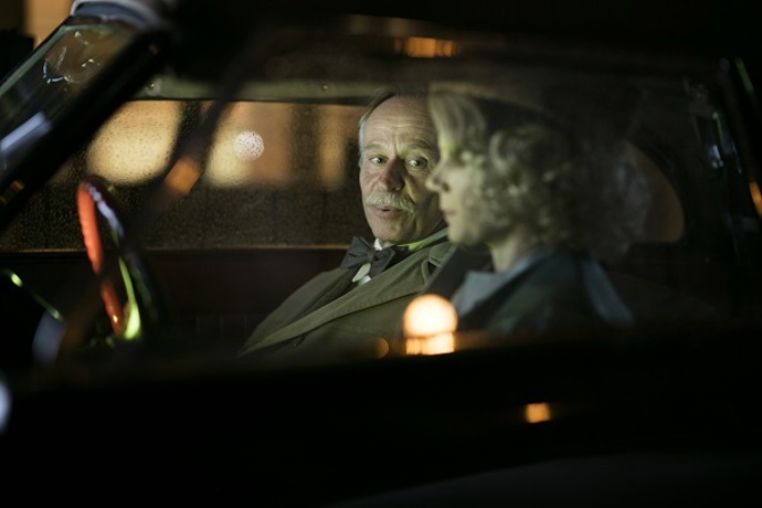 Karel Roden ztvárnil architekta vily Tugendhat Rainera von Abta.