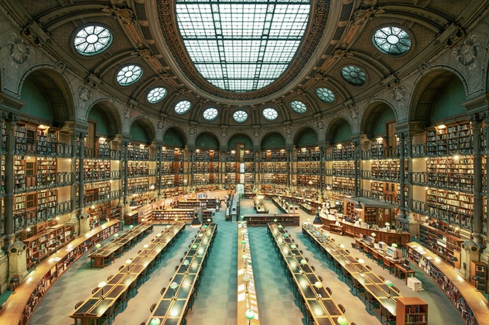 The National Library of France (Francie).