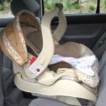 2. Dětské sedačky do auta. „Plast a pěna ztrácí časem kvalitu a dítě už neochrání. Znal jsem lidi, kteří je uchovávali v garáži roky. Ve skutečnosti je na nich uvedené datum spotřeby,“ napsal uživatel PopeBud na Reddit. Dětské sedačky jsou spolehlivé obvykle deset let. Pokud ale máte za sebou nehodu, měli byste byste je vyměnit okamžitě.