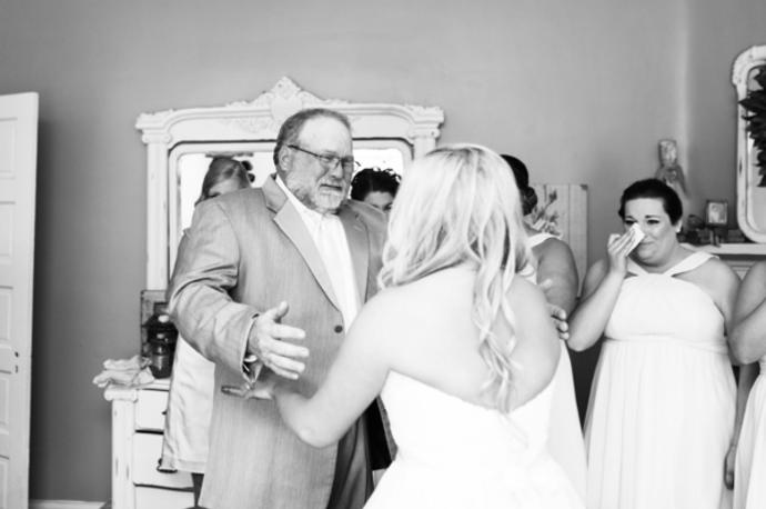 24 svatebních fotek, které zachycují vzácné pouto mezi nevěstou a jejím otcem