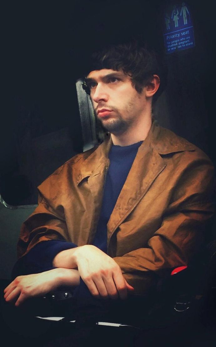 Pasažéři metra coby cestující z 16. století