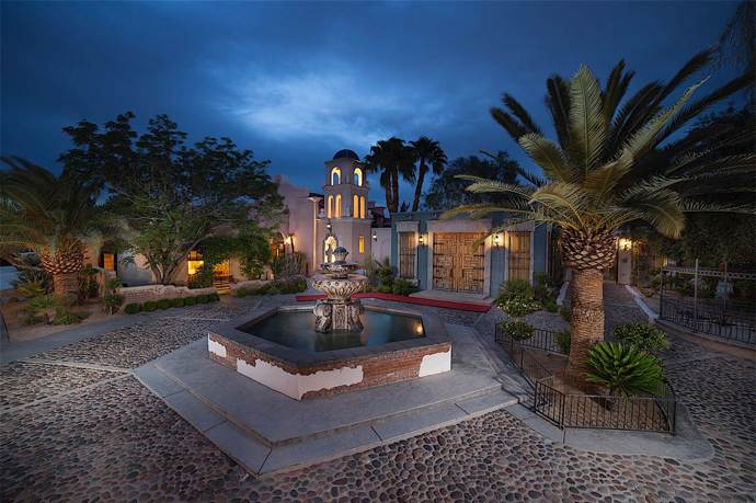 Prohlédněte si Thriller Villu, bývalé sídlo Michaela Jacksona v Las Vegas