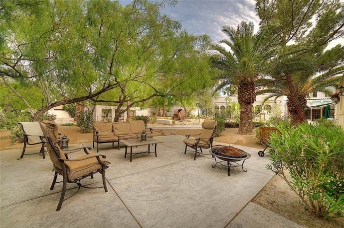 Prohlédněte si Thriller Villu, bývalé sídlo Michaela Jacksona v Las Vegas