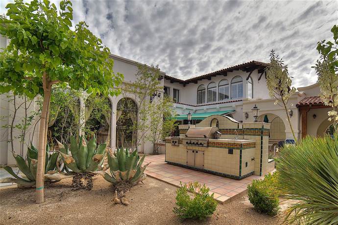 Prohlédněte si Thriller Villu, bývalé sídlo Michaela Jacksona v Las Vegas