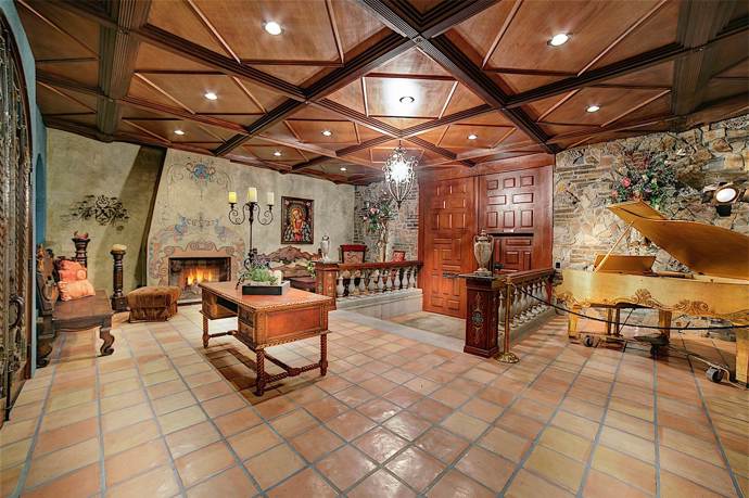 Prohlédněte si Thriller Villu, bývalé sídlo Michaela Jacksona v Las Vegas