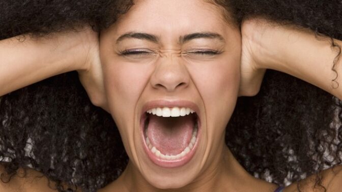 Slyšet svůj hlas tak, jak doopravdy zní, může být hodně nepříjemné.