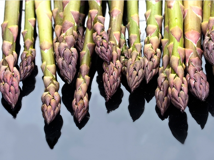 4. Chřest. Chřestová sezóna je pomalu u konce, což je škoda. Nemůžeme se totiž nabažit této zelenin... rostliny.